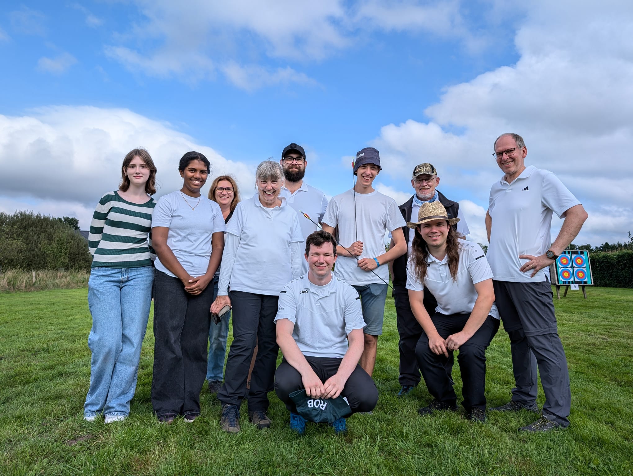 Gruppenfoto aller Teilnehmer