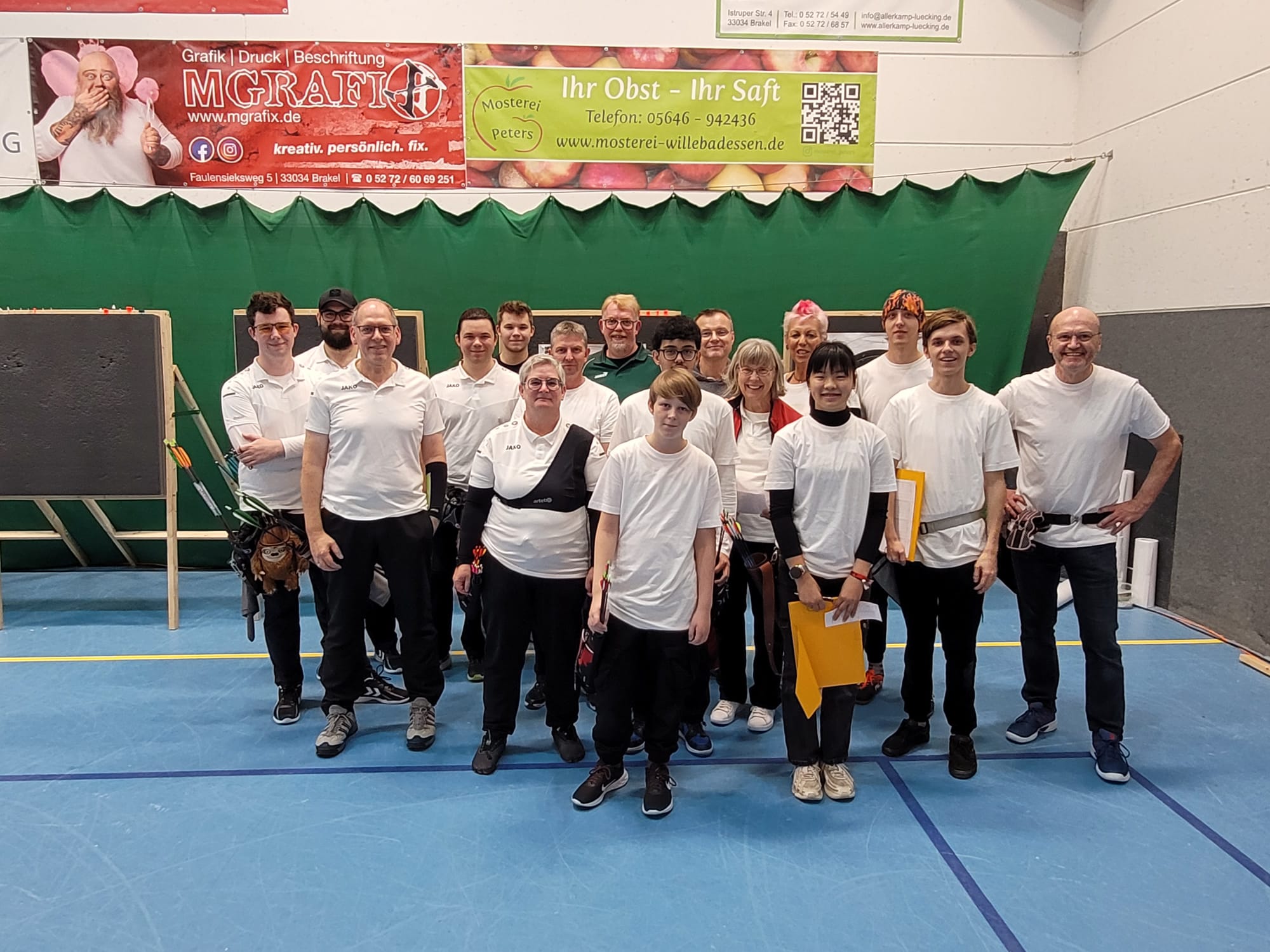 Gruppenbild aller Teilnehmer