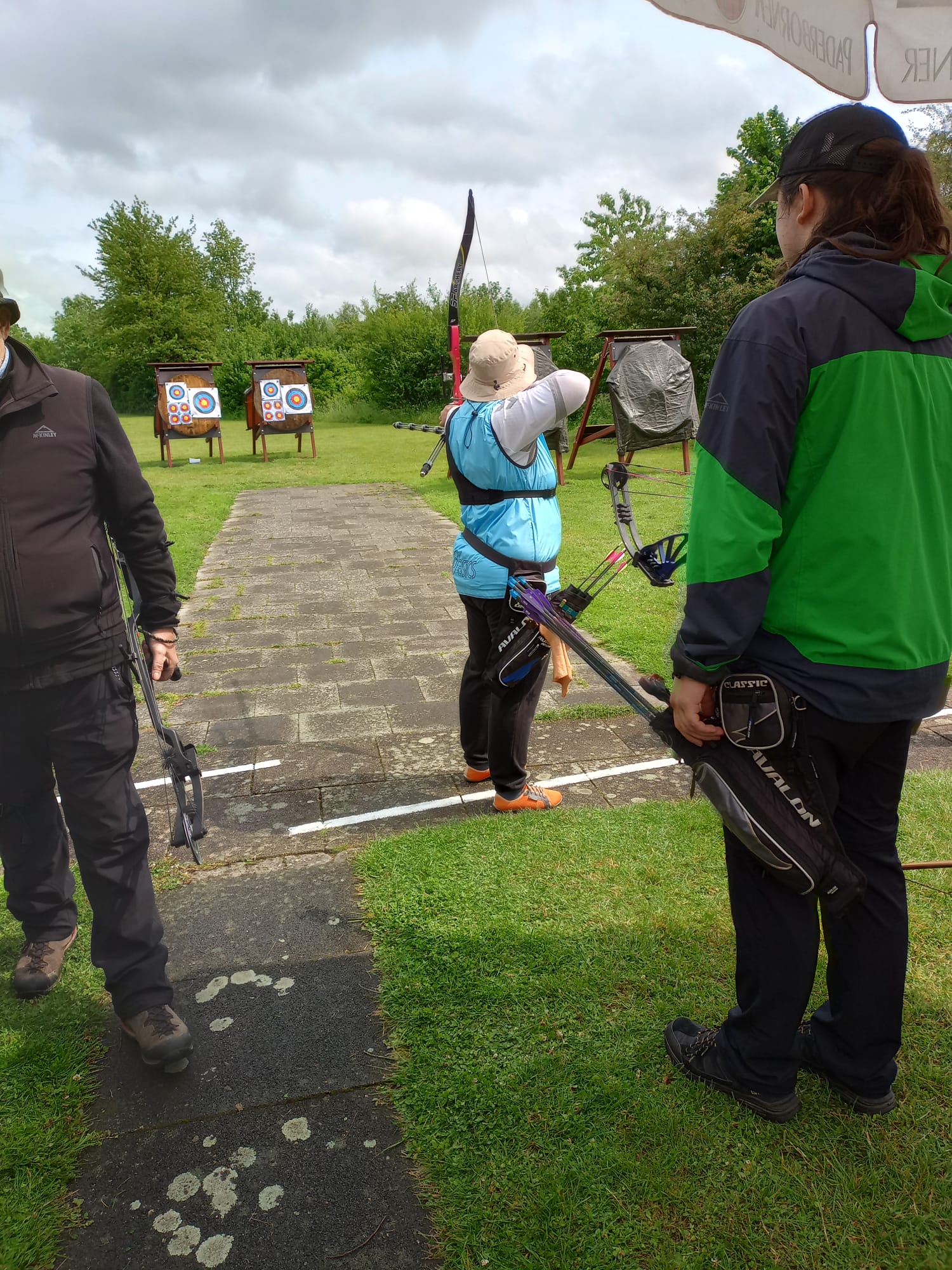 Mit Spannung wird auf die Ziele geschossen